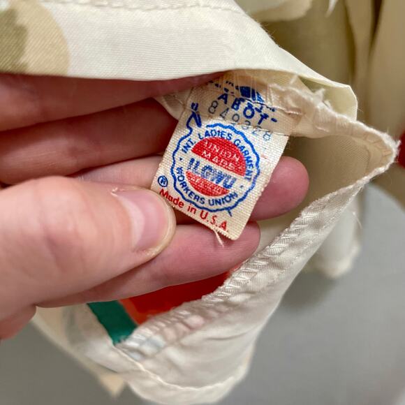 Vintage 70s Wilroy Traveler Brownstone Studio Ruffle Floral Button Collared Top - Picture 10 of 10